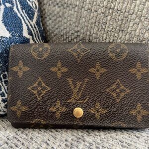 LV Vintage Wallet